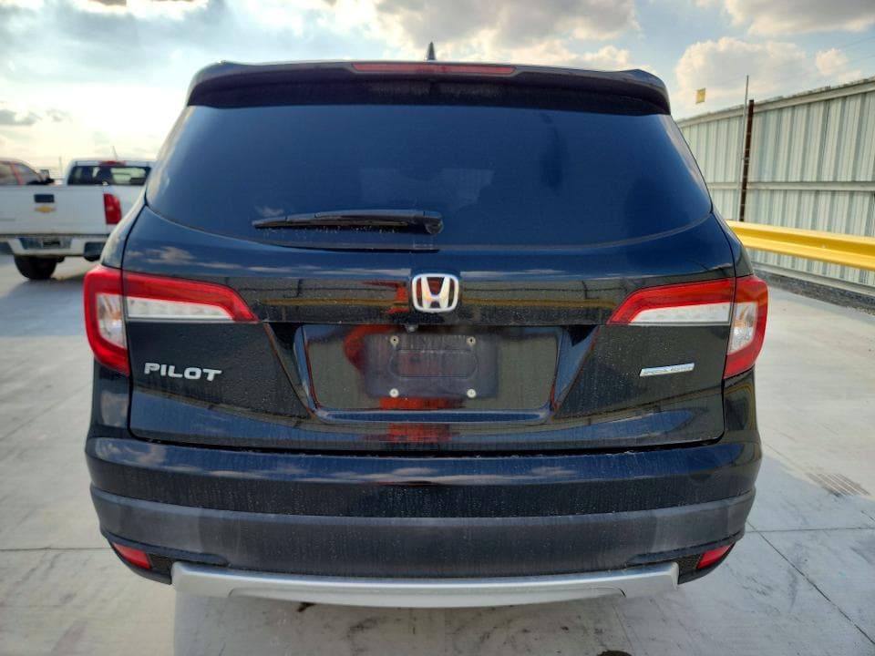2021 HONDA PILOT SE 6
