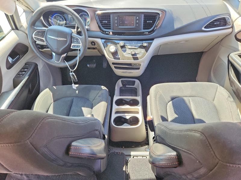 2017 CHRYSLER PACIFICA LX 8