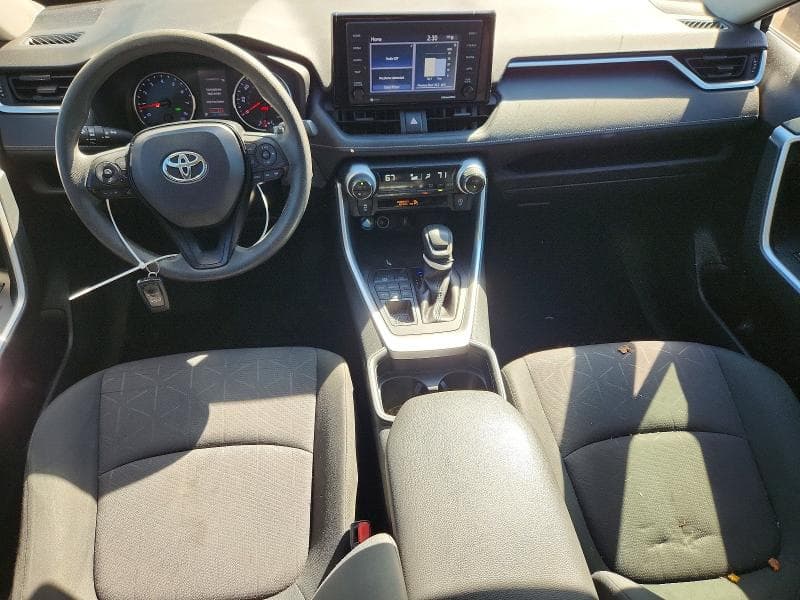 2020 TOYOTA RAV4 XLE 8