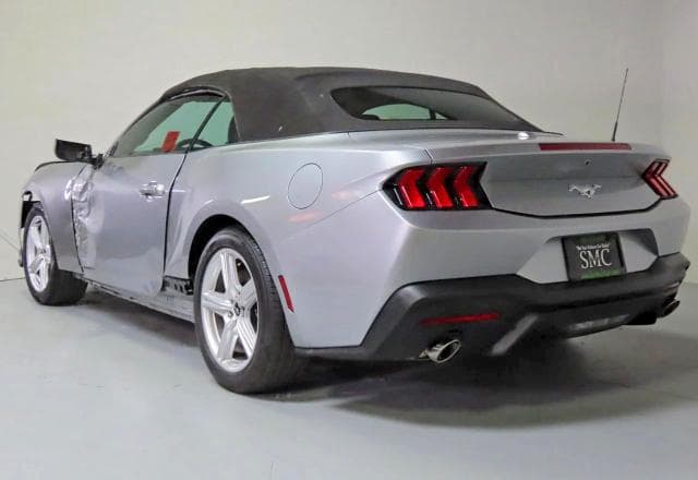 2026 FORD MUSTANG 4