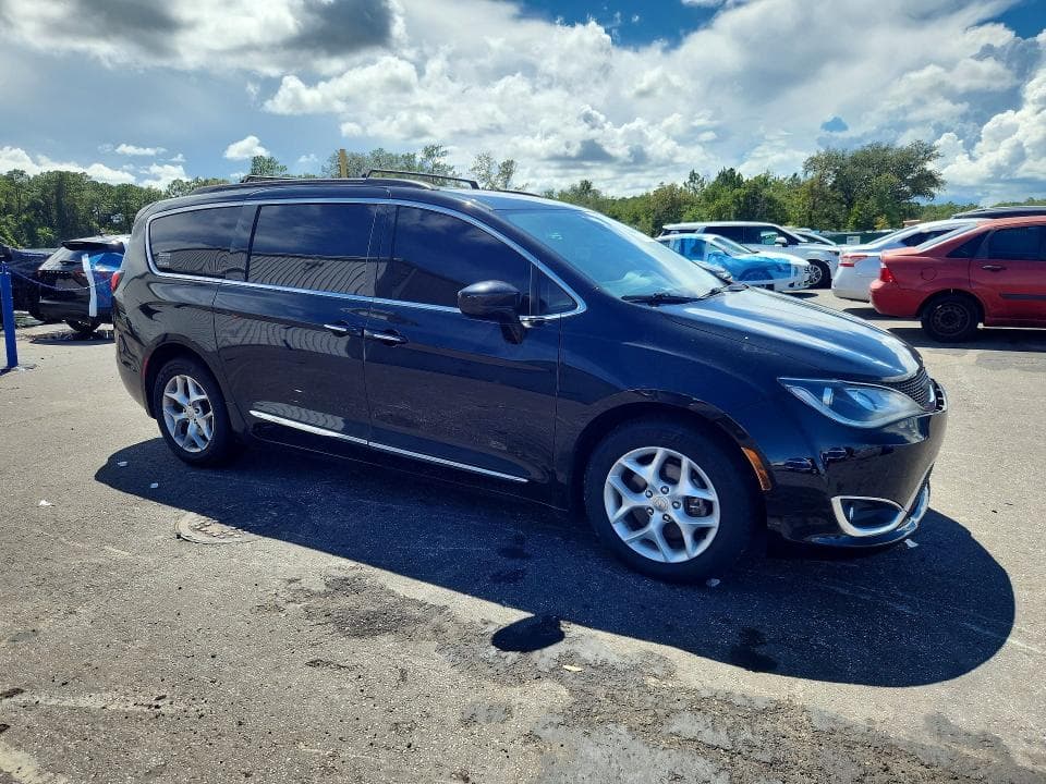 2017 CHRYSLER PACIFICA TOURING L 4