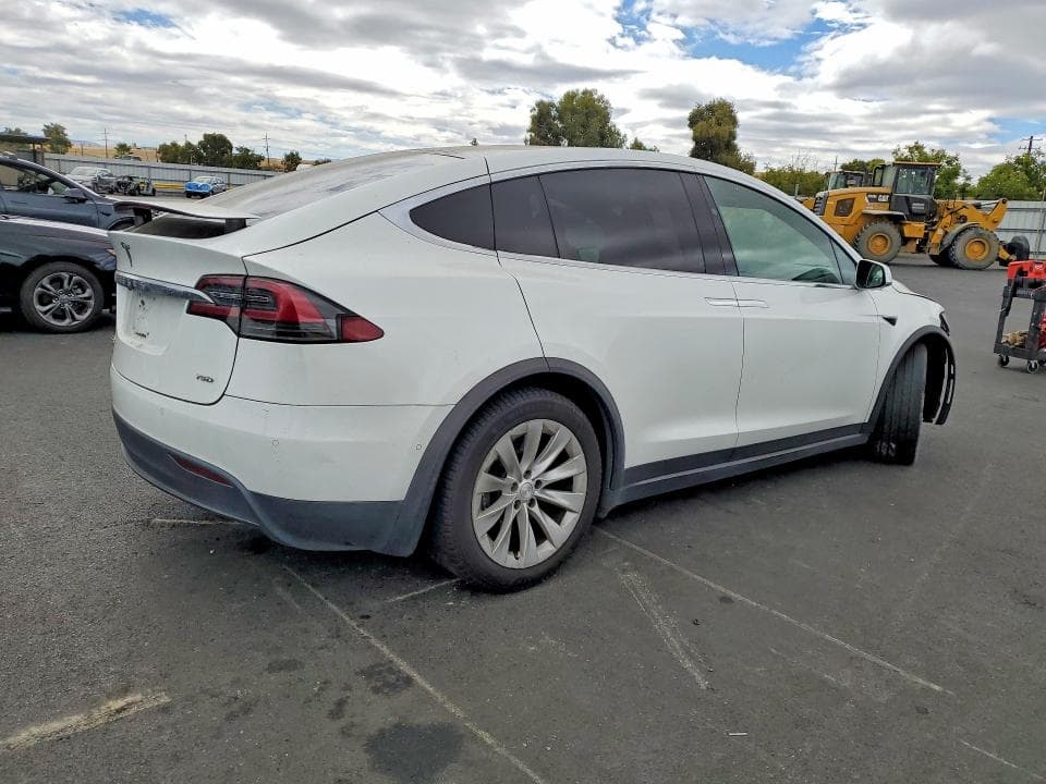 2018 TESLA MODEL X 3