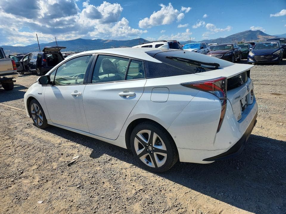 2017 TOYOTA PRIUS THREE TOURING 2