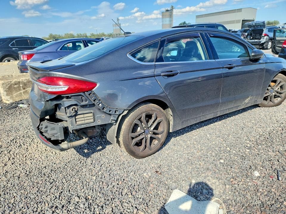 2018 FORD FUSION SE 3