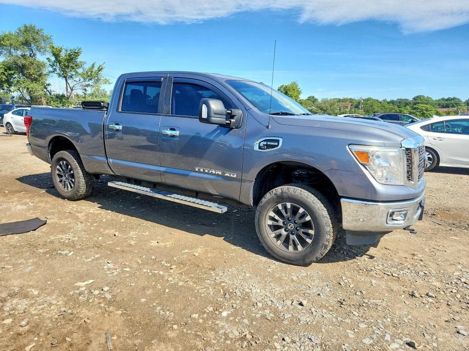 2017 NISSAN TITAN XD SV 4