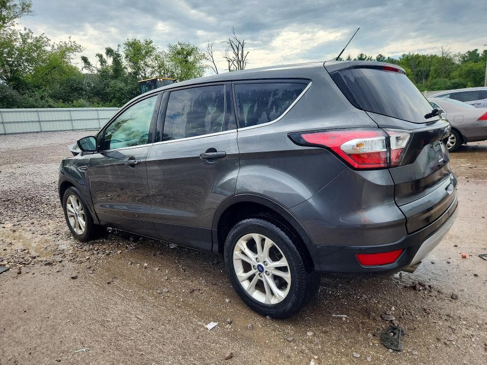 2017 FORD ESCAPE SE 2