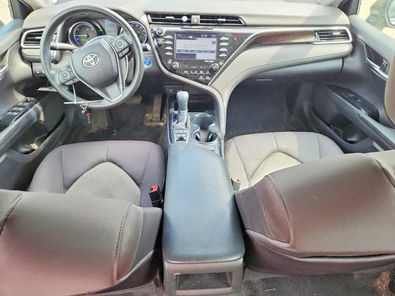 2018 TOYOTA CAMRY HYBRID LE 8