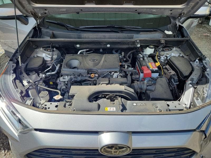 2021 TOYOTA RAV4 XLE 12