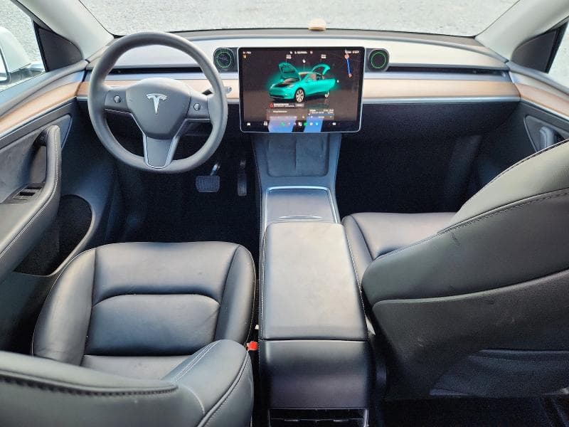 2024 TESLA MODEL Y 8