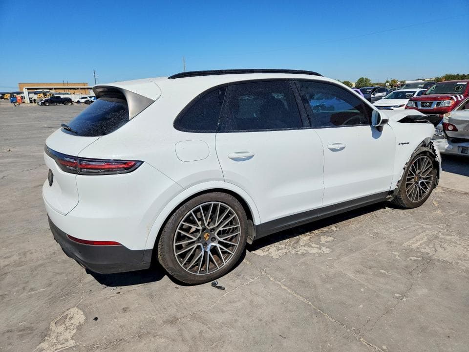 2021 PORSCHE CAYENNE E-HYBRID 3