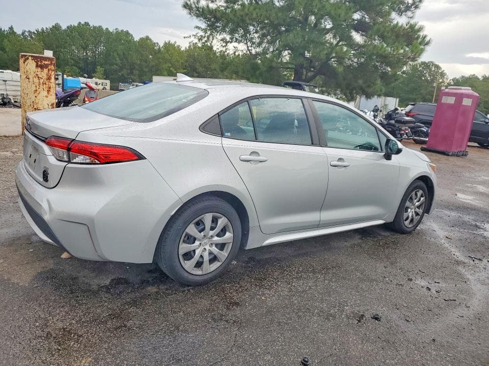 2022 TOYOTA COROLLA LE 3