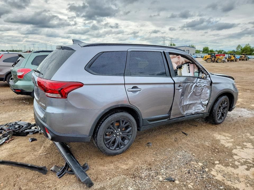 2018 MITSUBISHI OUTLANDER SE 3