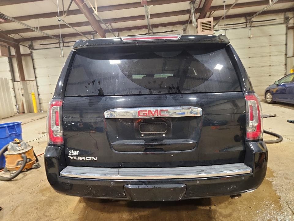 2017 GMC YUKON DENALI 6