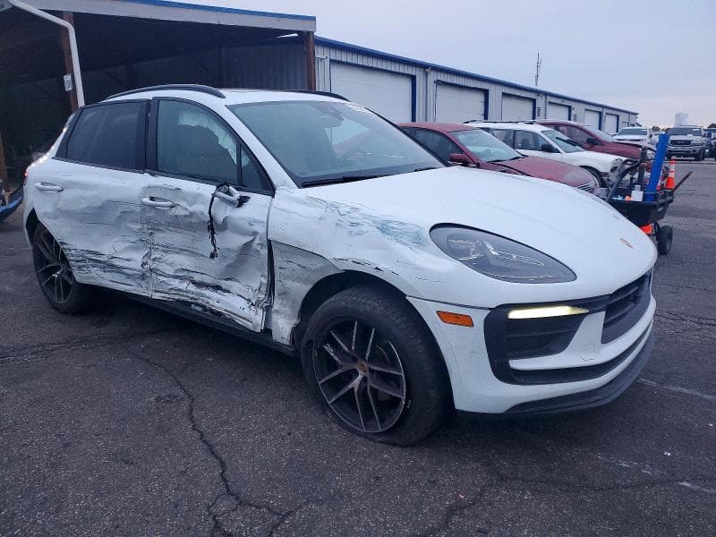 2023 PORSCHE MACAN BASE 4