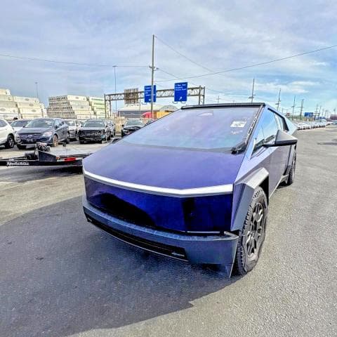 2024 TESLA CYBERTRUCK 2