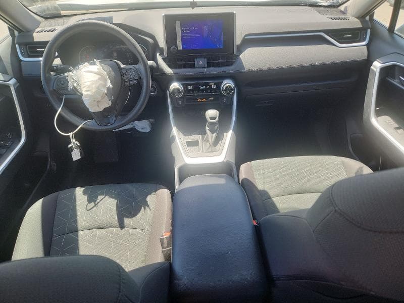 2024 TOYOTA RAV4 XLE 8