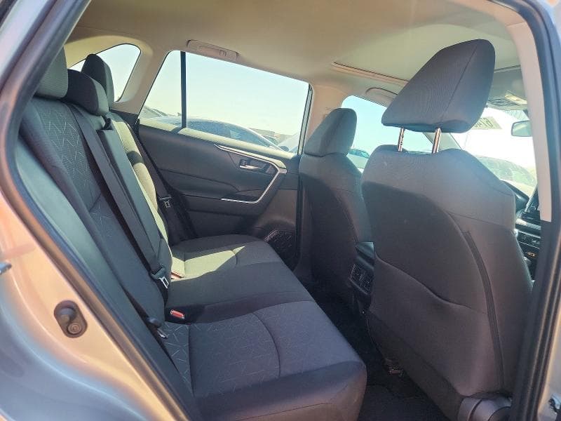 2024 TOYOTA RAV4 XLE 11