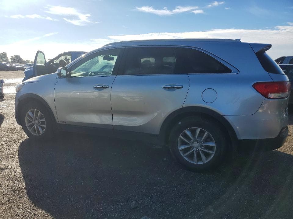 2017 KIA SORENTO LX 2