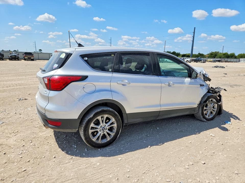 2019 FORD ESCAPE SE 3