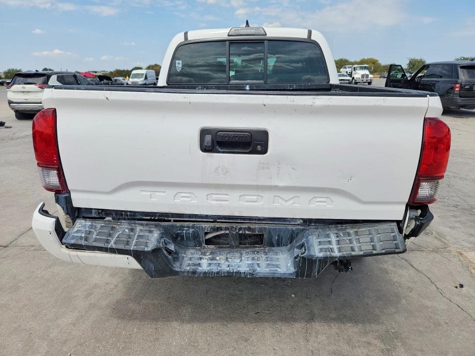 2018 TOYOTA TACOMA SR 6