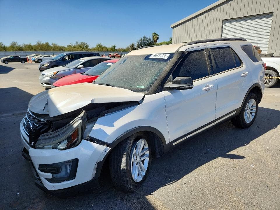 2017 FORD EXPLORER XLT - 1