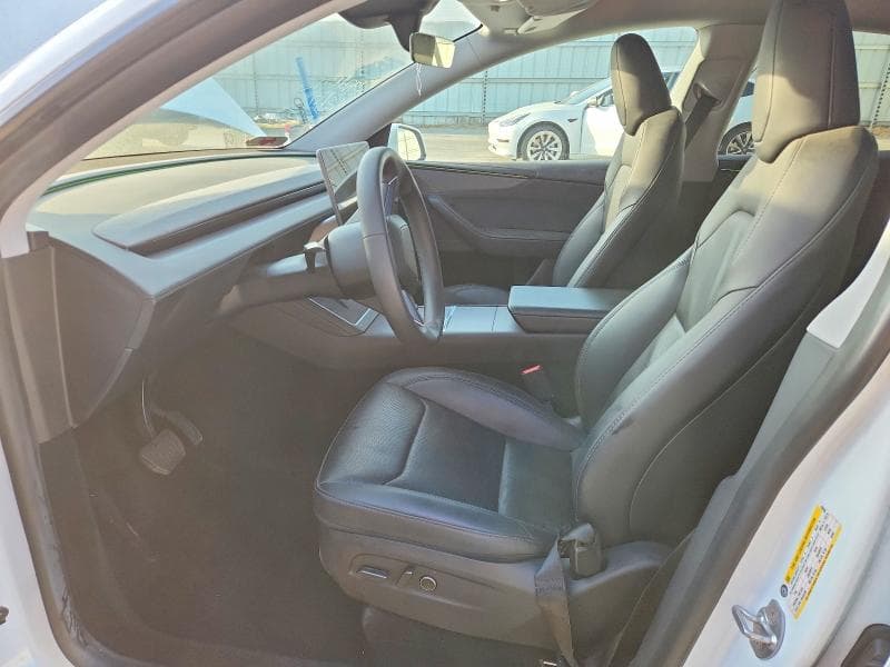 2026 TESLA MODEL Y 7
