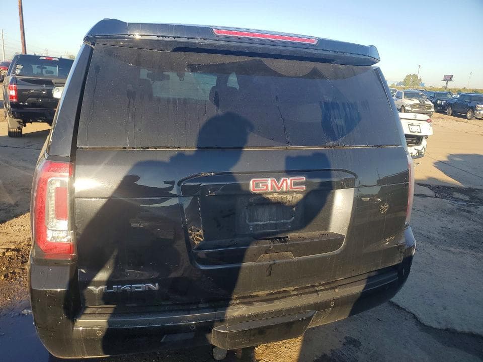 2018 GMC YUKON SLE 6