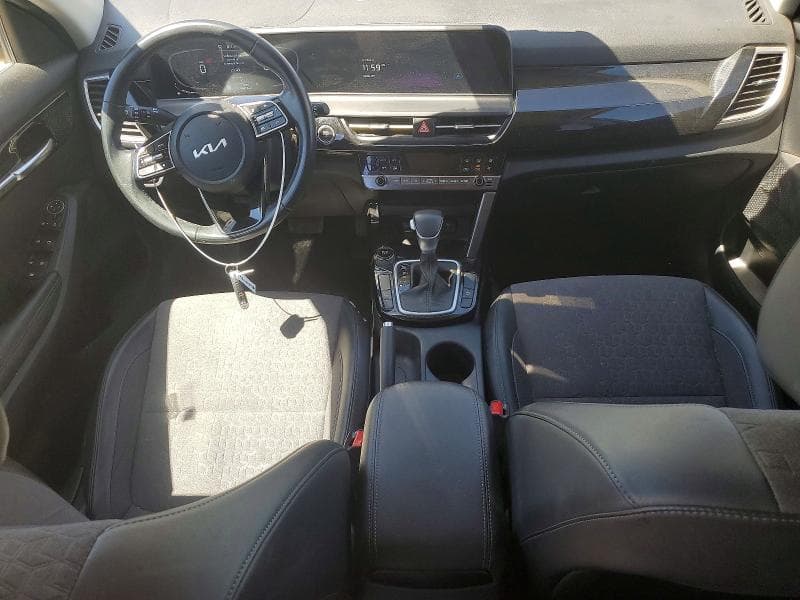 2025 KIA SELTOS S 8