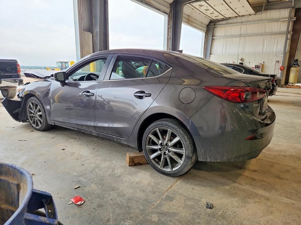 2018 MAZDA 3 TOURING 2