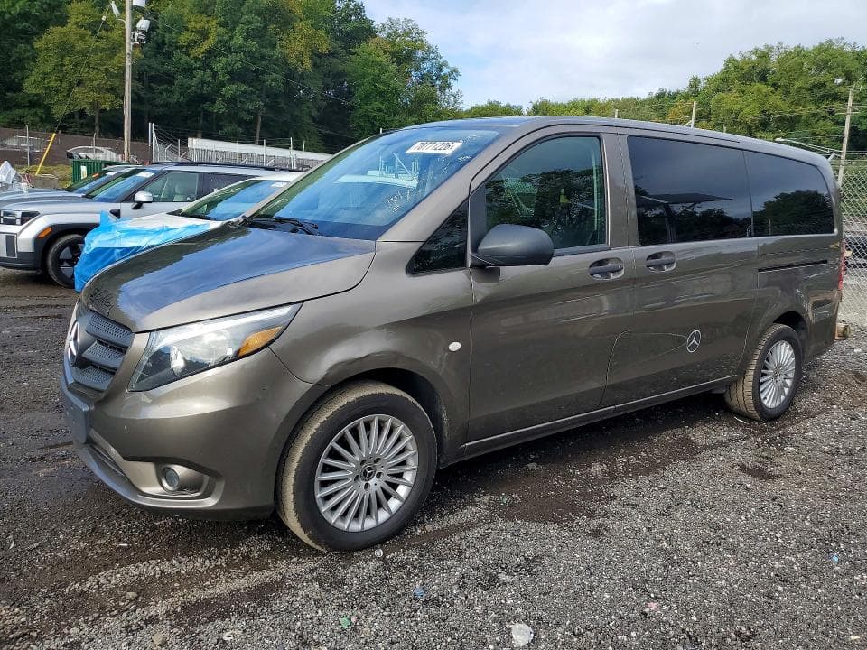 2019 MERCEDES-BENZ METRIS
