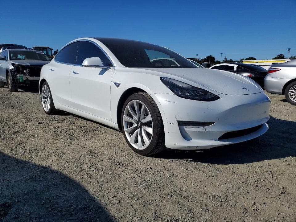 2018 TESLA MODEL 3 4