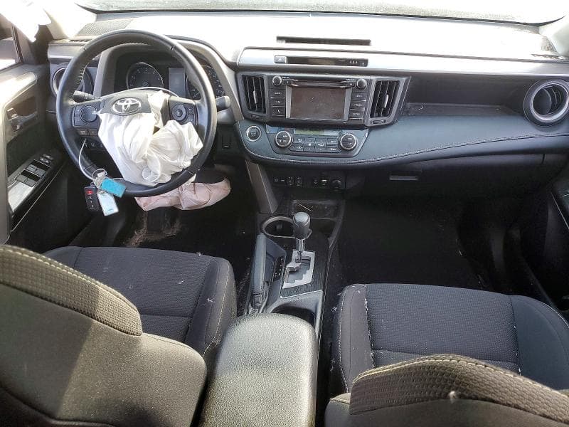 2018 TOYOTA RAV4 XLE 8