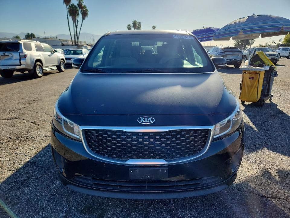 2017 KIA SEDONA LX 5