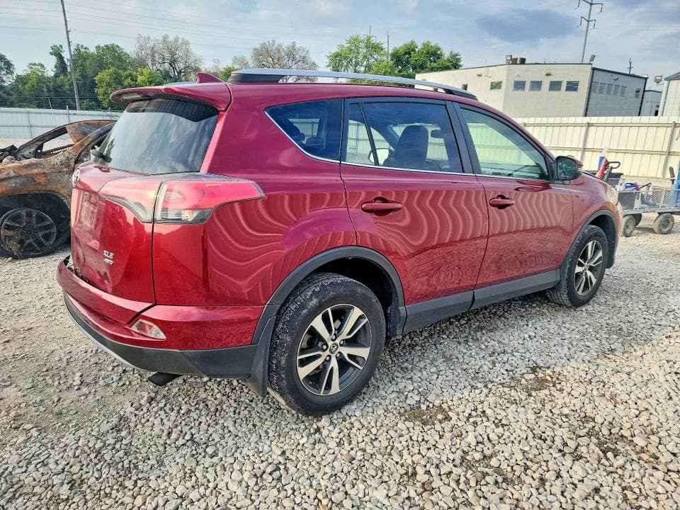 2018 TOYOTA RAV4 XLE 3