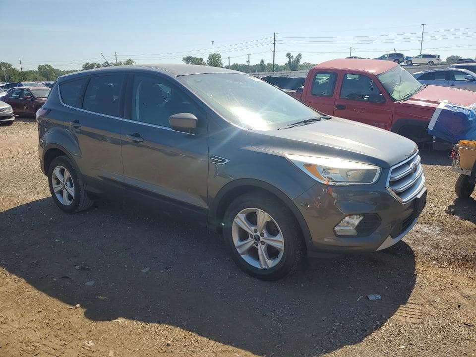2017 FORD ESCAPE SE 4