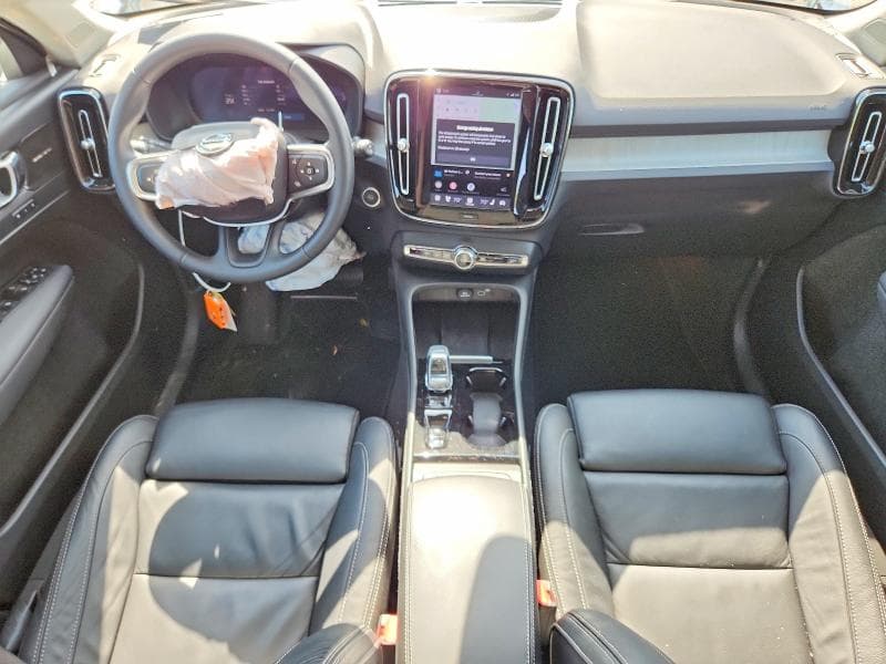 2024 VOLVO XC40 ULTIMATE 8