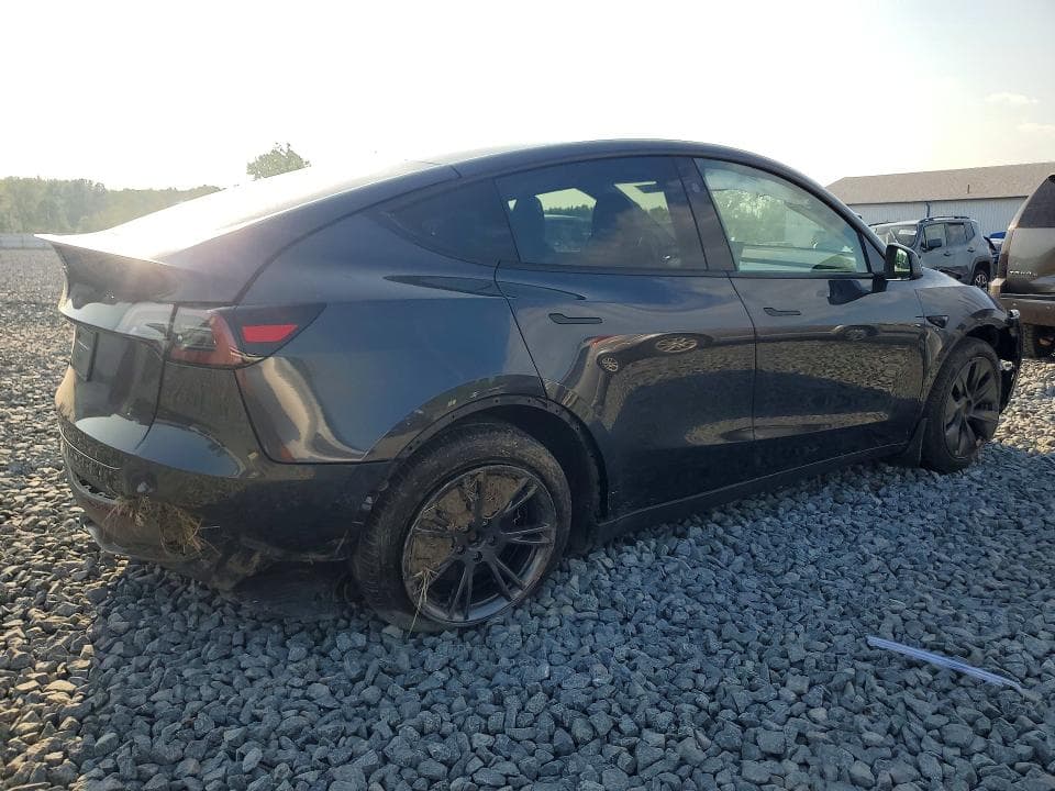 2025 TESLA MODEL Y 3