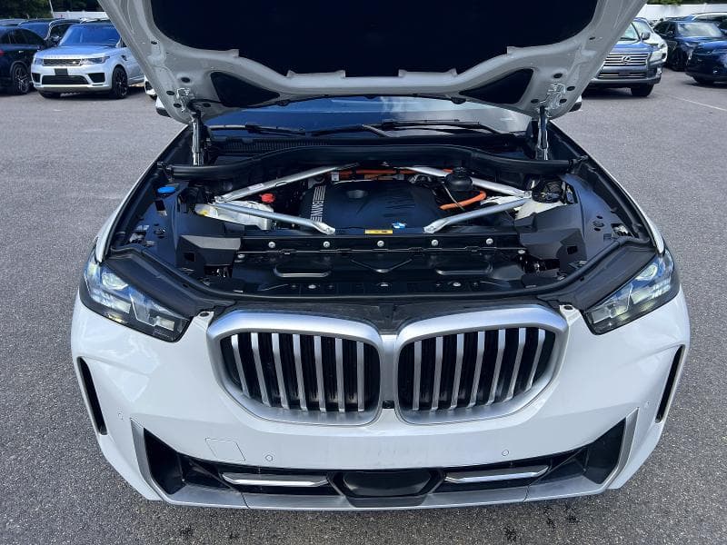 2025 BMW X5 XDRIVE50E 8
