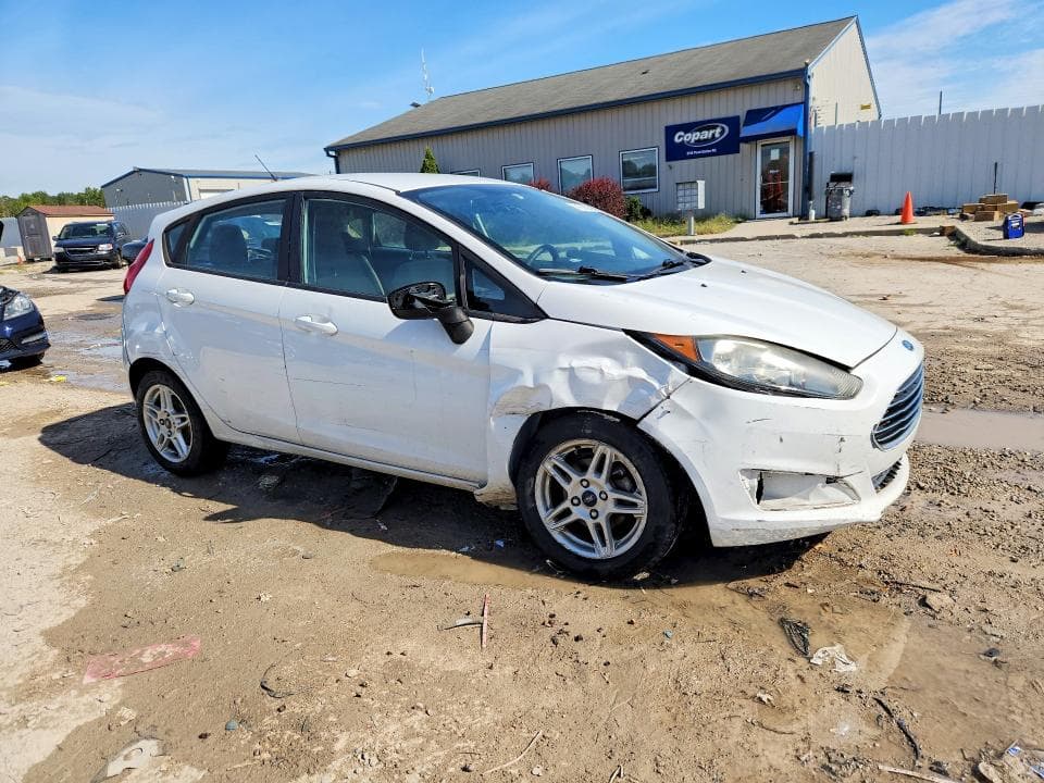 2017 FORD FIESTA SE 4