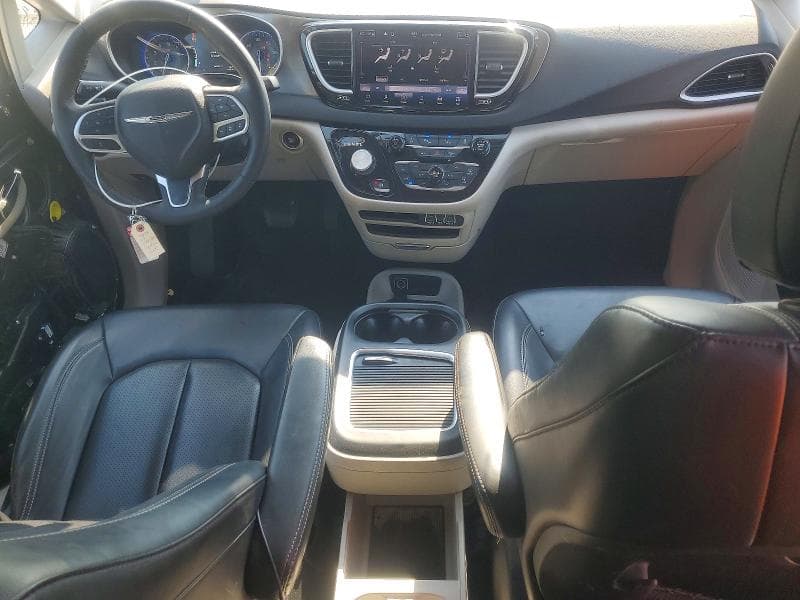 2023 CHRYSLER PACIFICA TOURING L 8