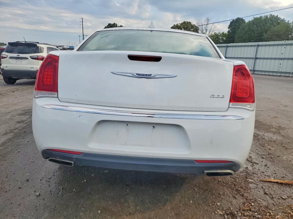 2018 CHRYSLER 300 TOURING 6