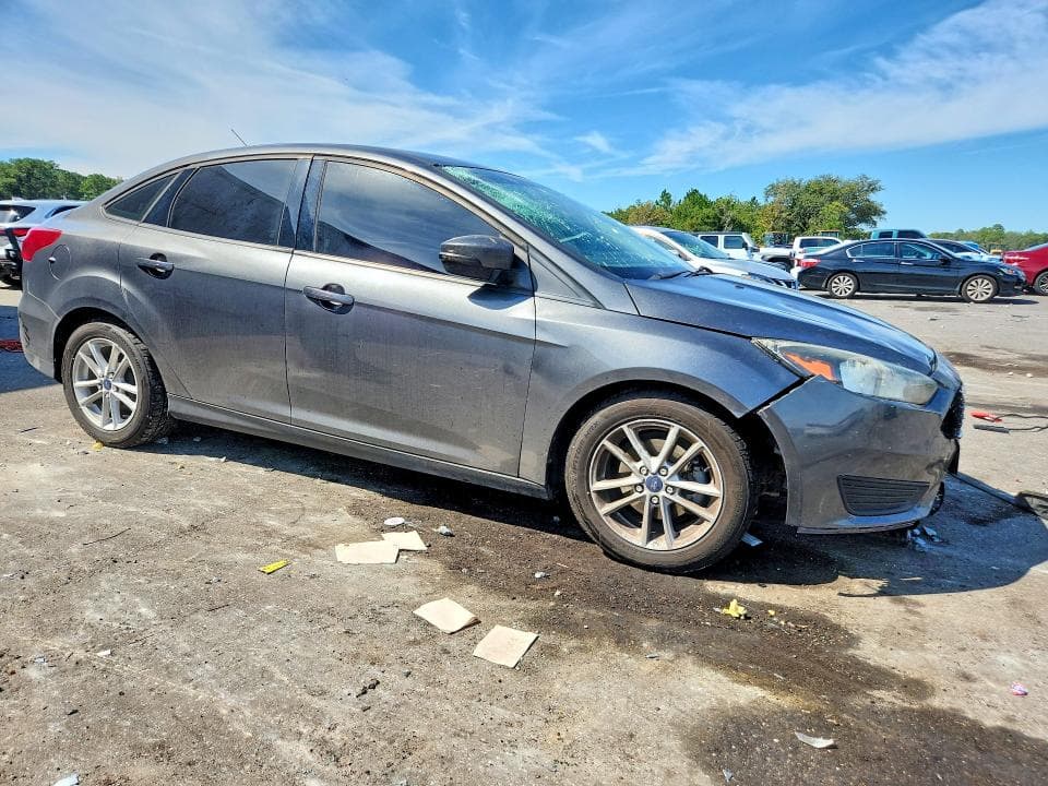 2017 FORD FOCUS SE 4