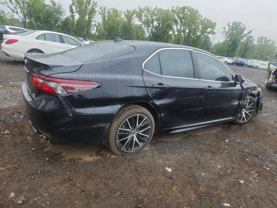 2024 TOYOTA CAMRY SE 3