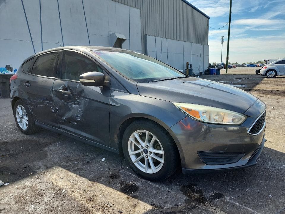 2017 FORD FOCUS SE 4
