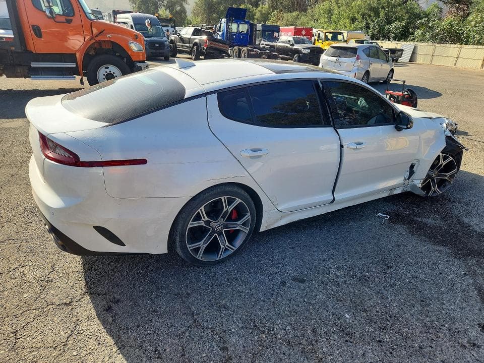 2020 KIA STINGER GT2 3