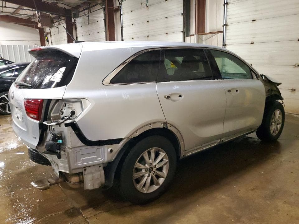 2019 KIA SORENTO LX V6 3