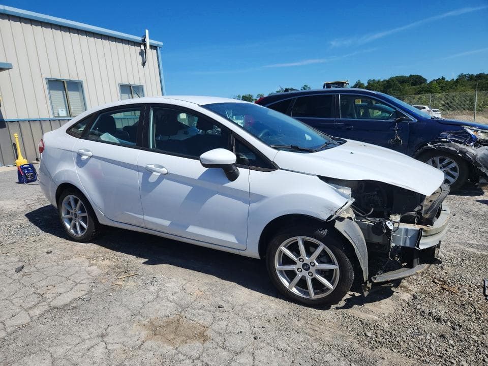 2019 FORD FIESTA SE 4
