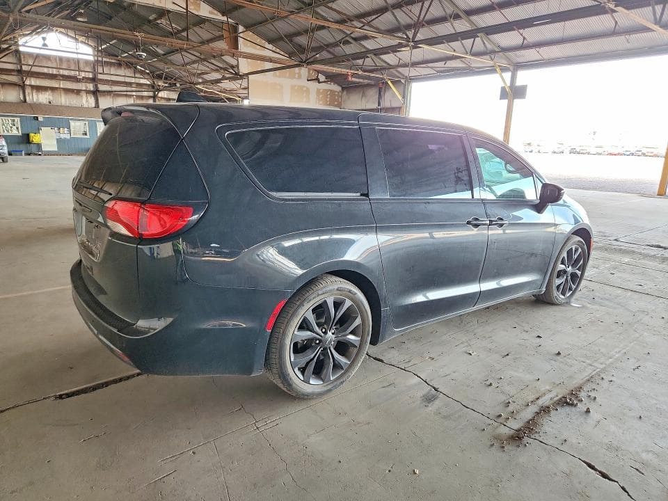 2020 CHRYSLER PACIFICA TOURING 3