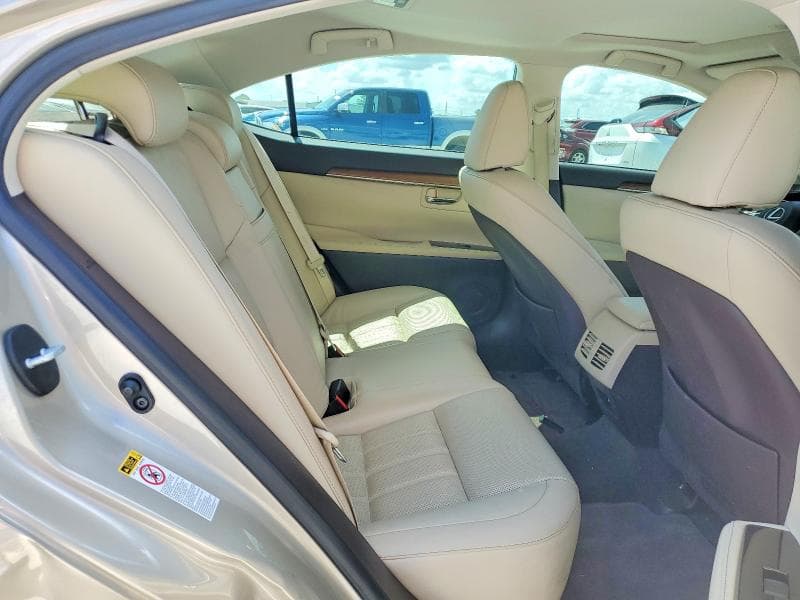 2017 LEXUS ES 300H 10