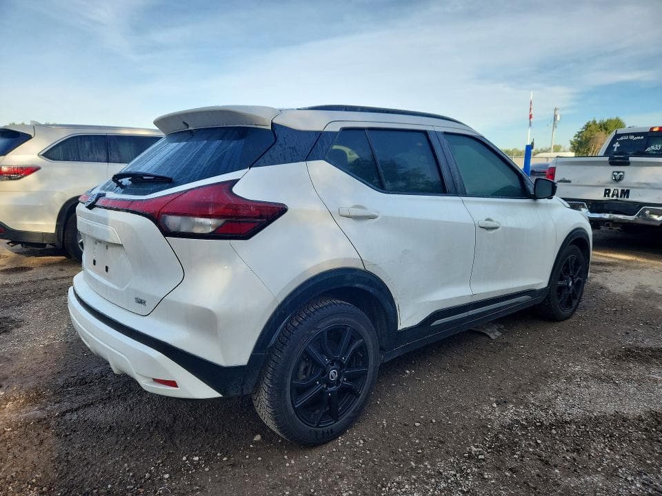 2021 NISSAN KICKS SR 3